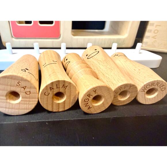 Lovevery Montessori Modular Play House garage, stairs & emotion dolls Observer - Picture 3 of 8